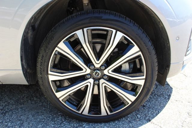 Certified 2023 Volvo XC60 B5 Ultimate AWD/4WD image 12