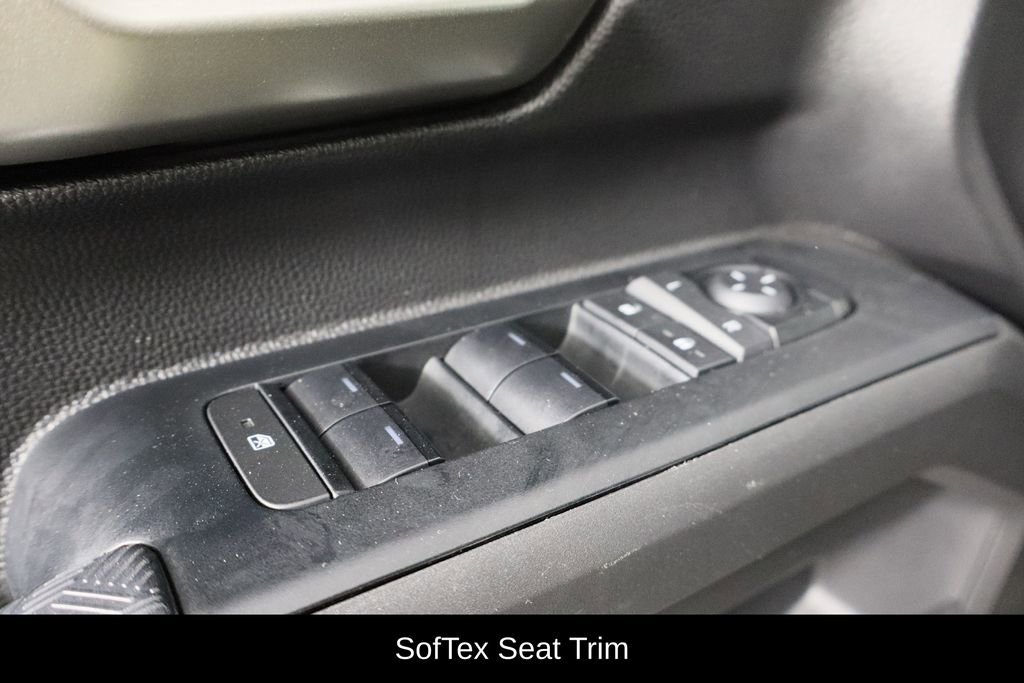 Used 2025 Toyota Tacoma Limited image 21