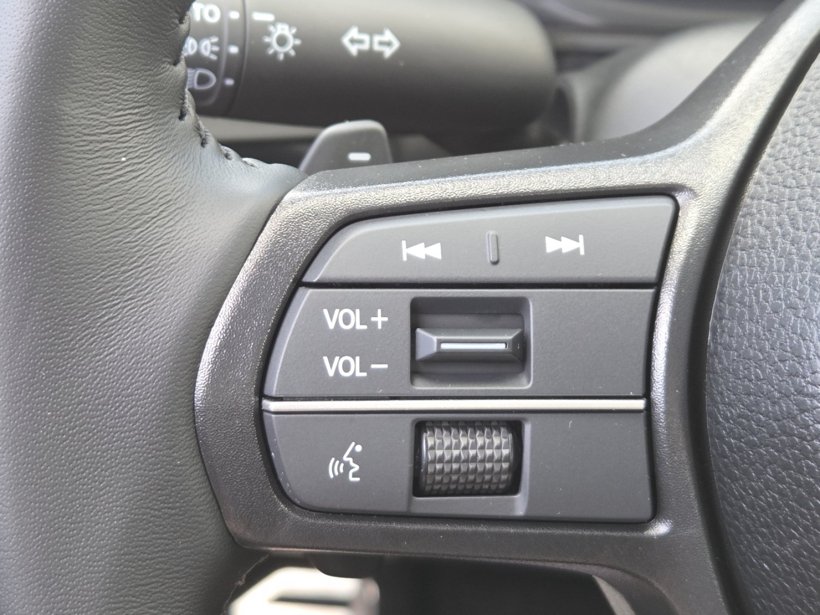 Used 2025 Honda Accord Sport image 32