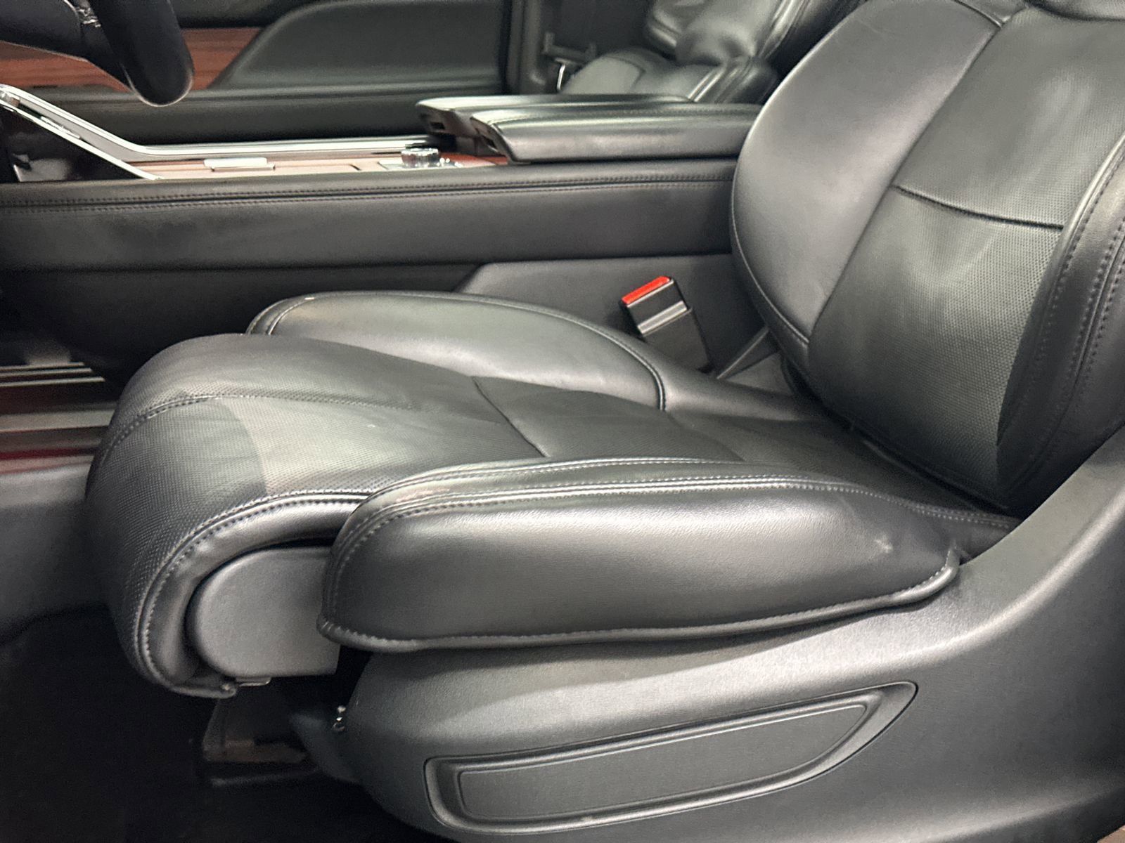 Used 2024 Lincoln Navigator Reserve image 19