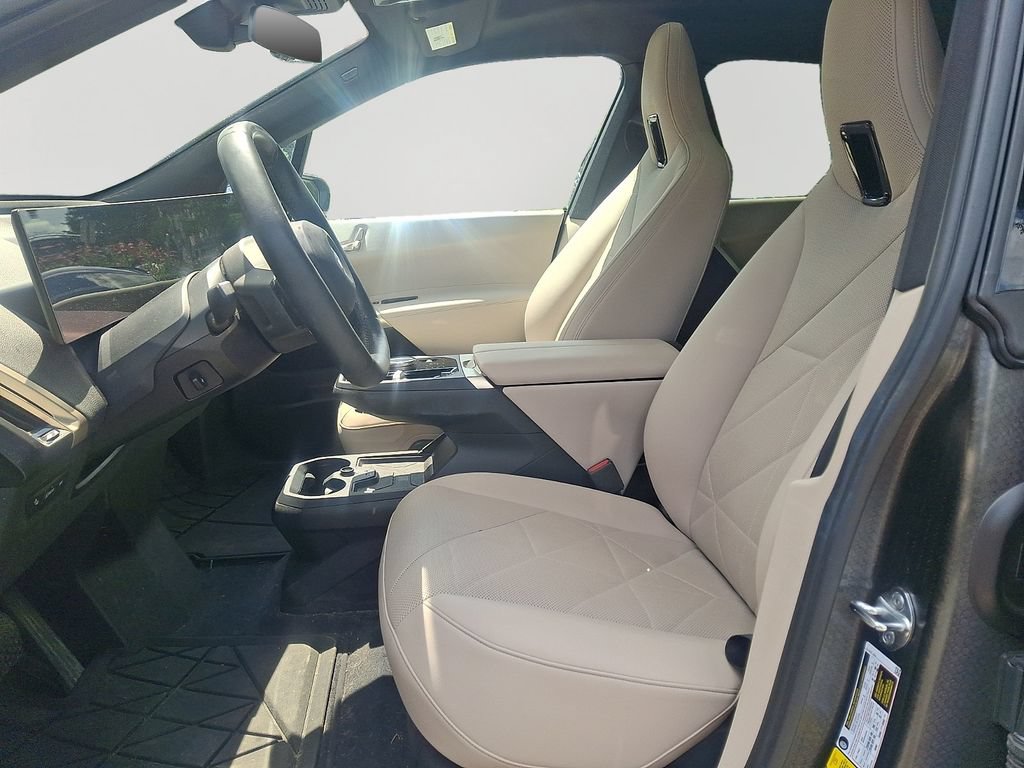 Used 2024 BMW iX xDrive50 w/ Convenience Package AWD/4WD image 12