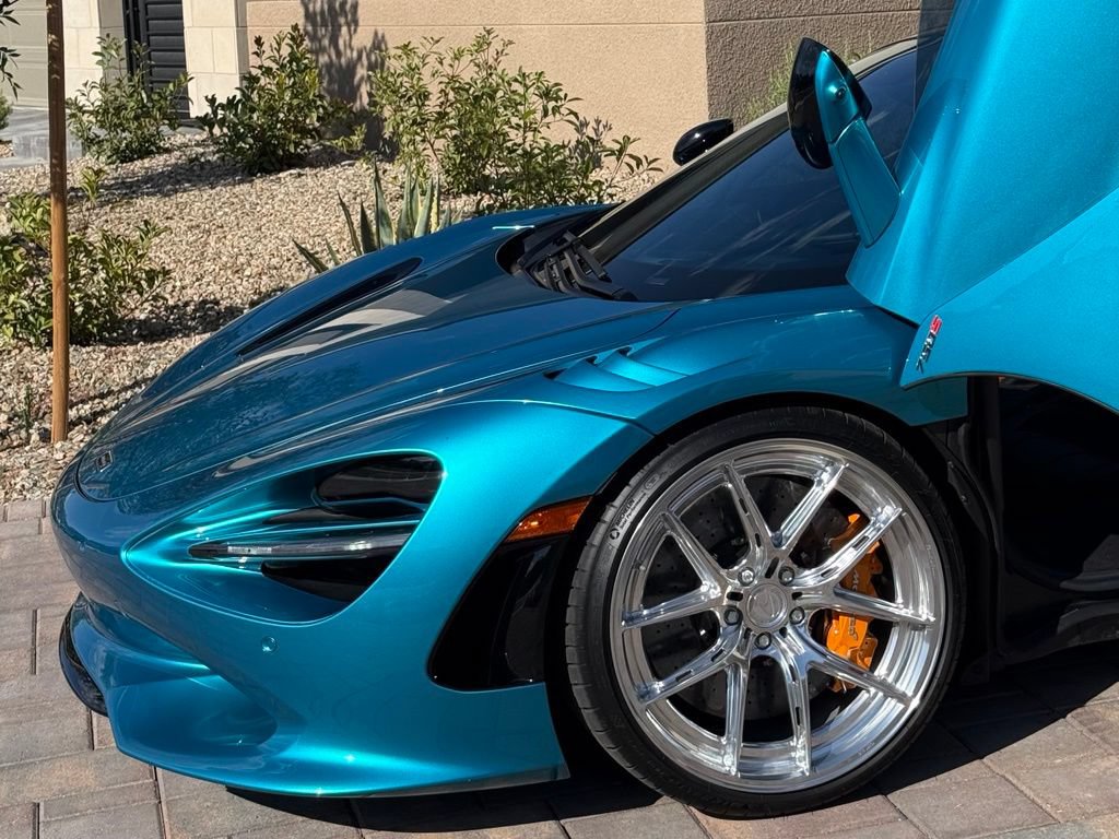 Used 2024 McLaren 750S Spider RWD image 18