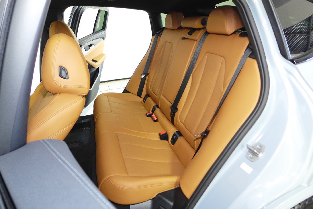Used 2024 BMW X4 M40i w/ Premium Package AWD/4WD image 21