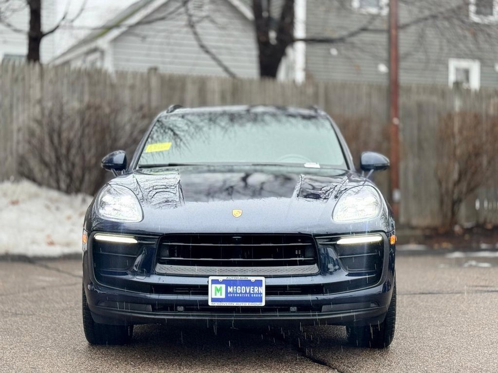 Used 2022 Porsche Macan w/ Premium Package Plus image 9