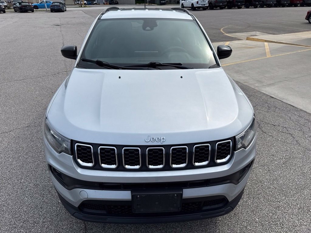 Used 2024 Jeep Compass Latitude AWD/4WD image 14