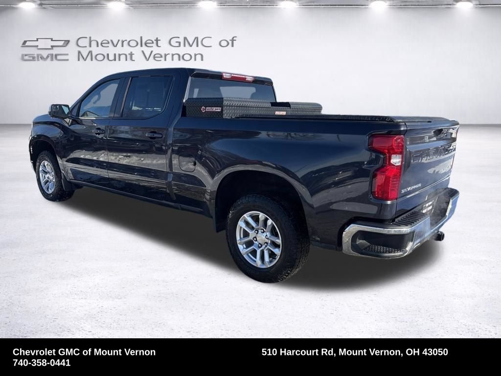 Used 2023 Chevrolet Silverado 1500 LT AWD/4WD image 3