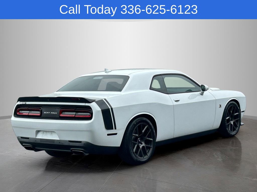 Used 2016 Dodge Challenger R/T Scat Pack w/ Leather Interior Group RWD image 5