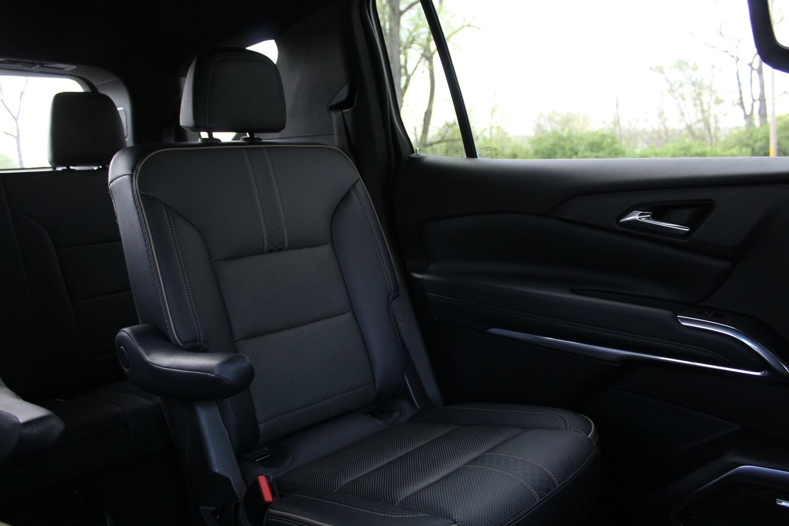 Used 2025 Chevrolet Traverse High Country w/ LPO, Floor Liner Package AWD/4WD image 15