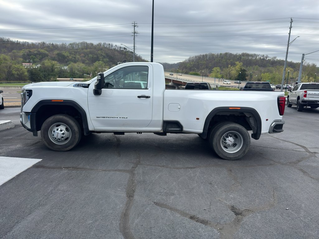Used 2024 GMC Sierra 3500 Pro w/ Convenience Package image 5