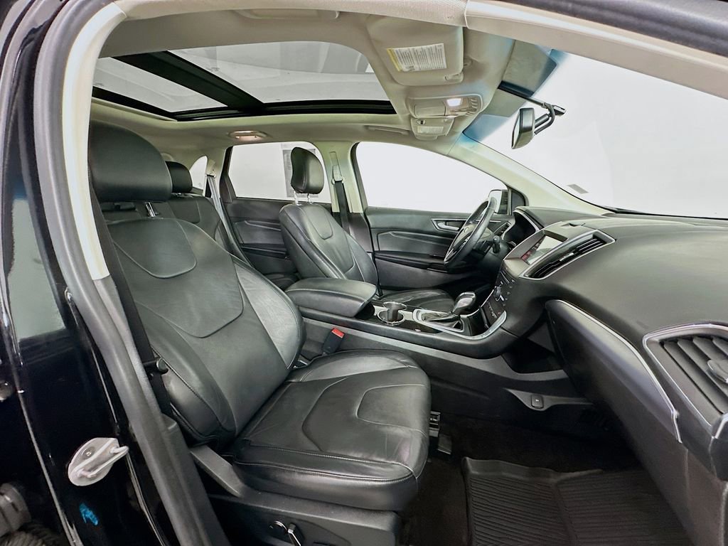 Used 2016 Ford Edge Titanium image 30