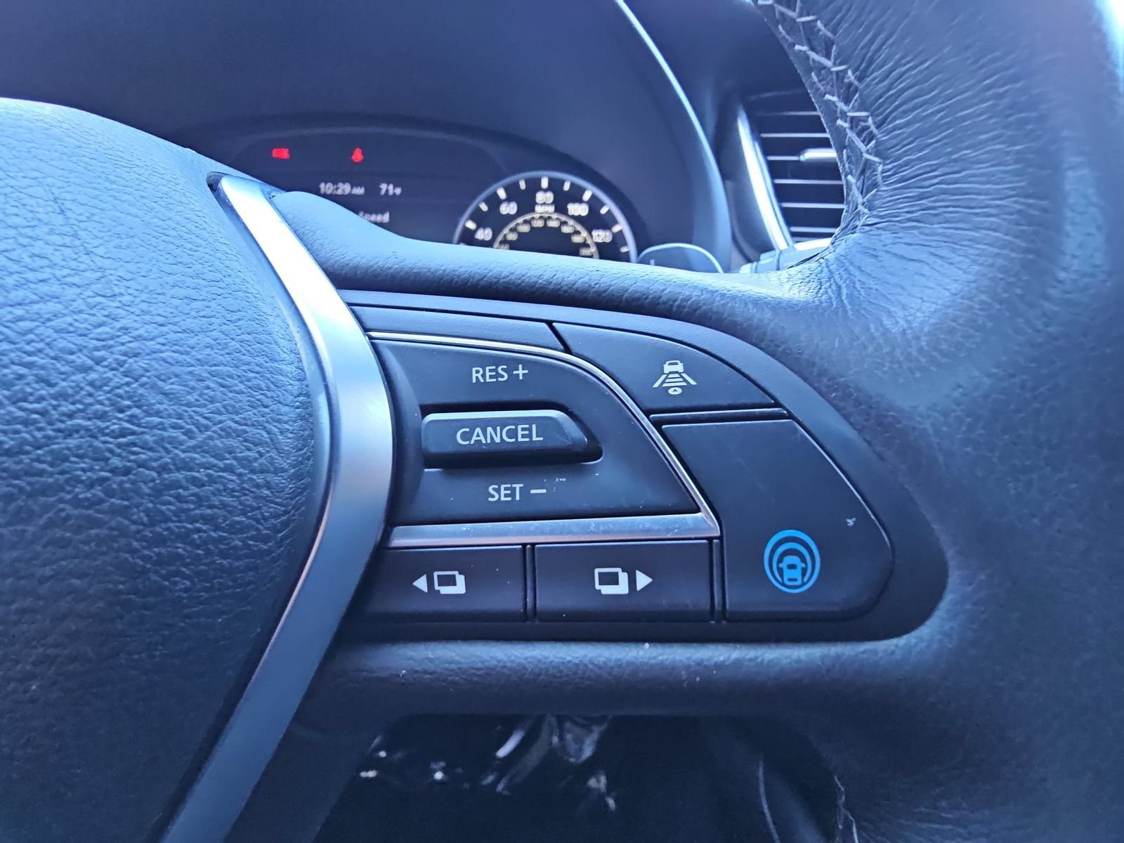 Used 2021 INFINITI QX50 Luxe FWD image 18