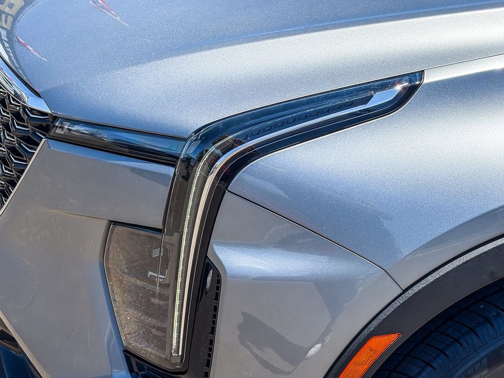 Used 2024 Cadillac XT4 Premium Luxury AWD/4WD image 2