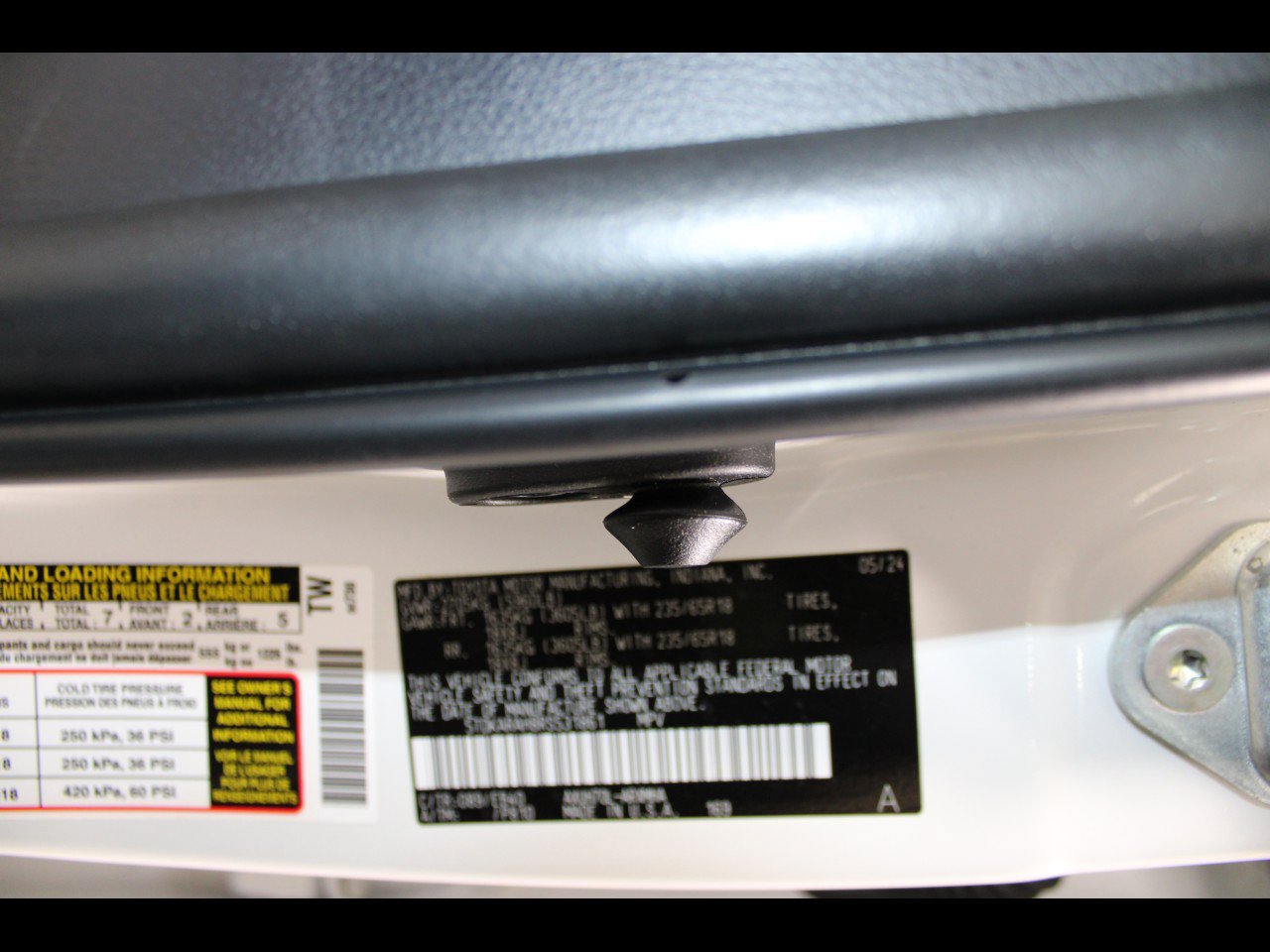 Used 2024 Toyota Highlander XLE FWD image 27