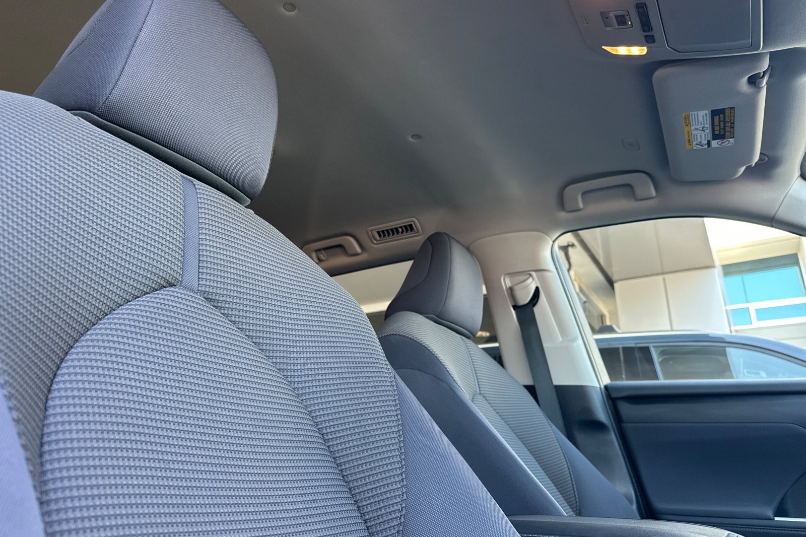 Used 2023 Toyota Highlander LE AWD/4WD image 17