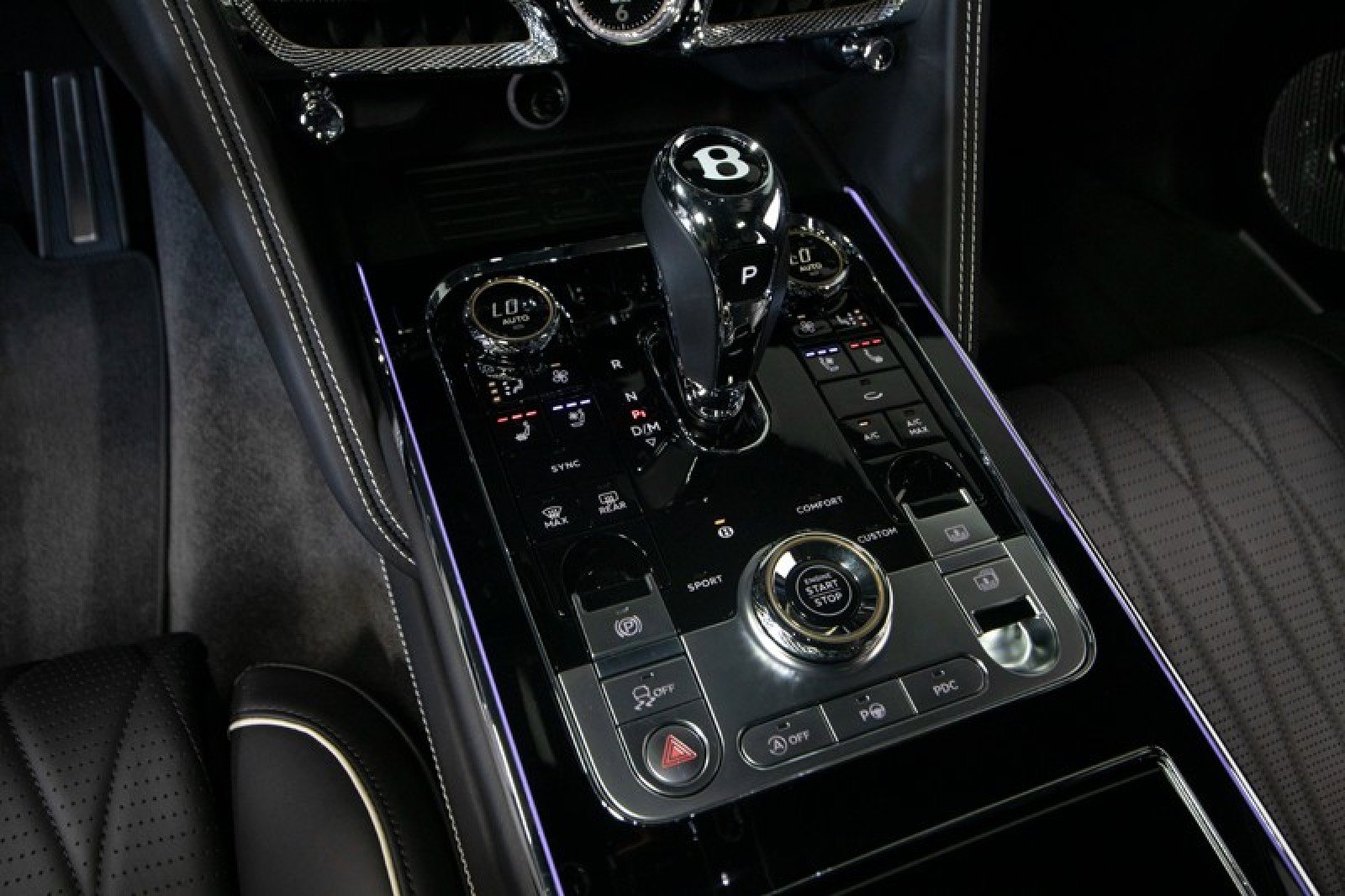 Used 2021 Bentley Flying Spur V8 image 34