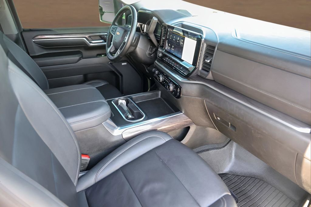 Used 2024 Chevrolet Silverado 2500 LTZ w/ LTZ Plus Package image 29