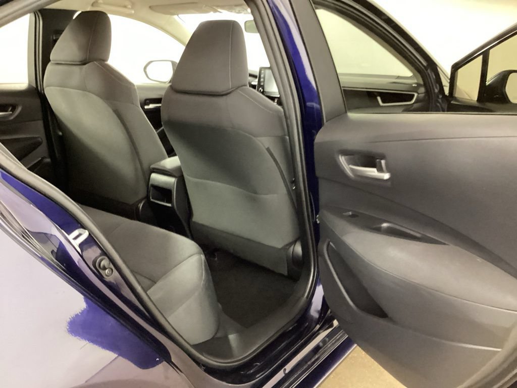 Used 2021 Toyota Corolla LE FWD image 21