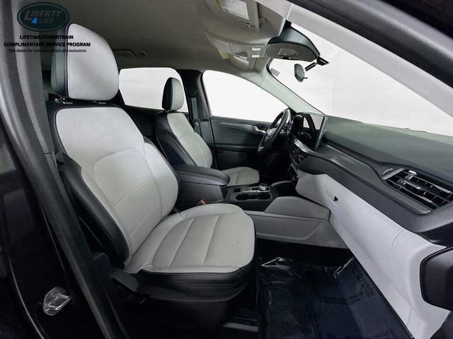 Used 2023 Ford Escape SE image 28