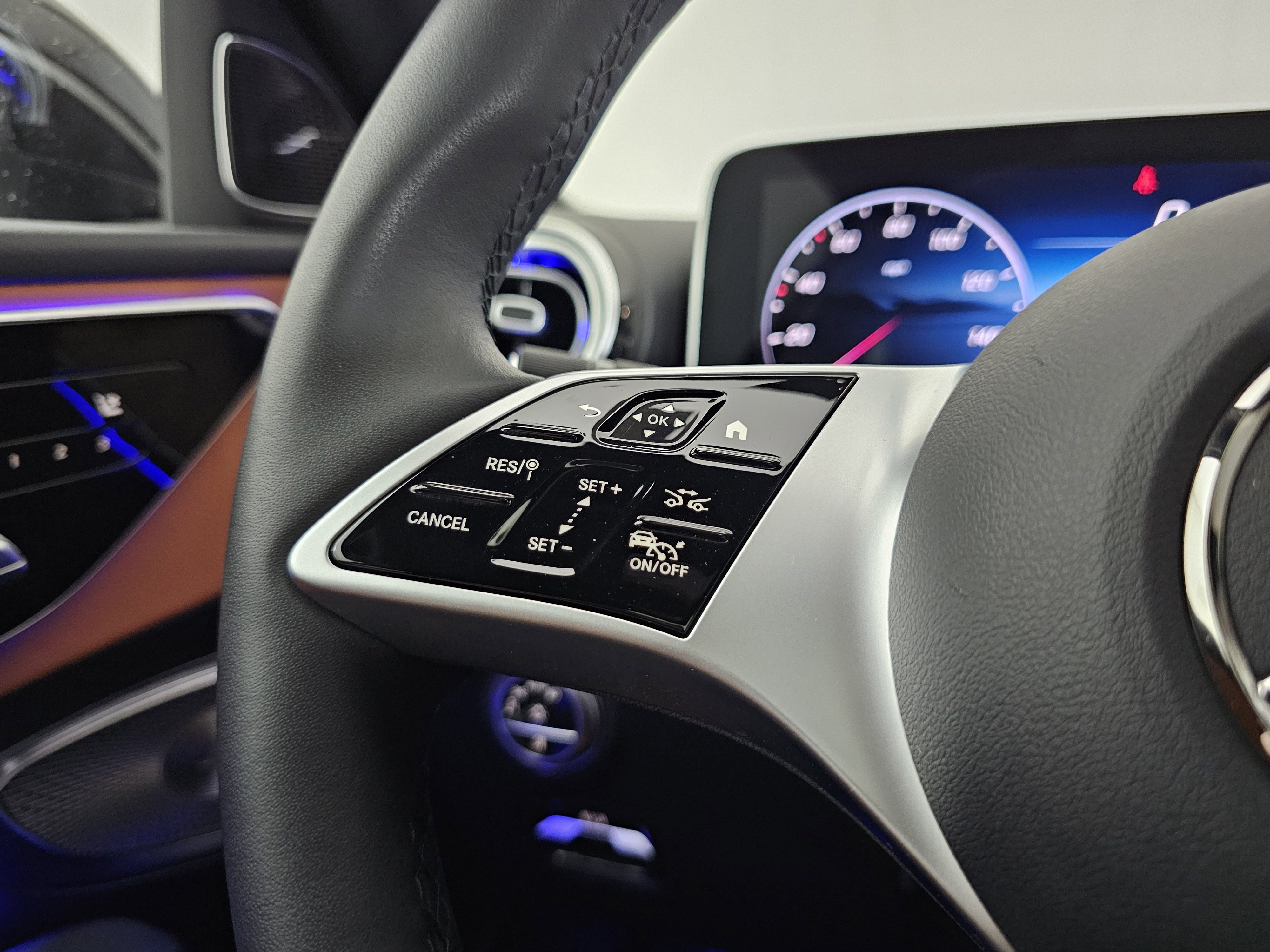 Certified 2025 Mercedes-Benz C 300 4MATIC Sedan image 36