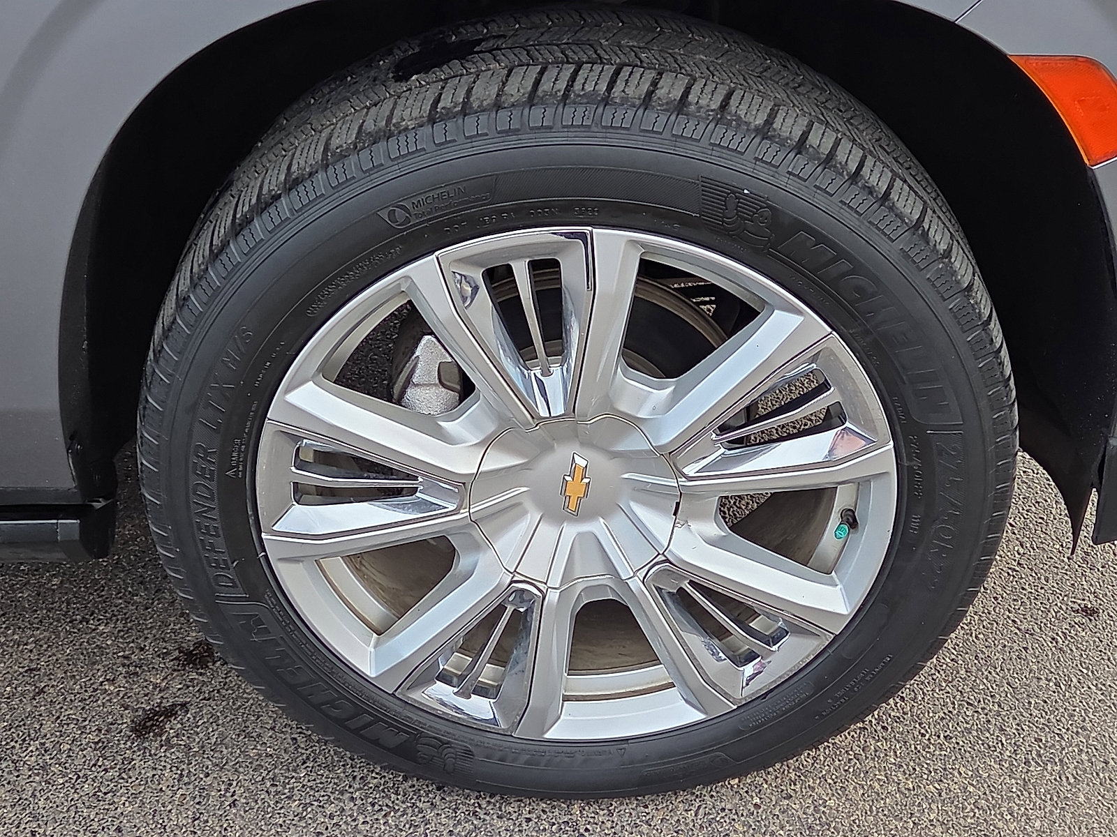 Used 2021 Chevrolet Suburban High Country w/ Premium Package image 6