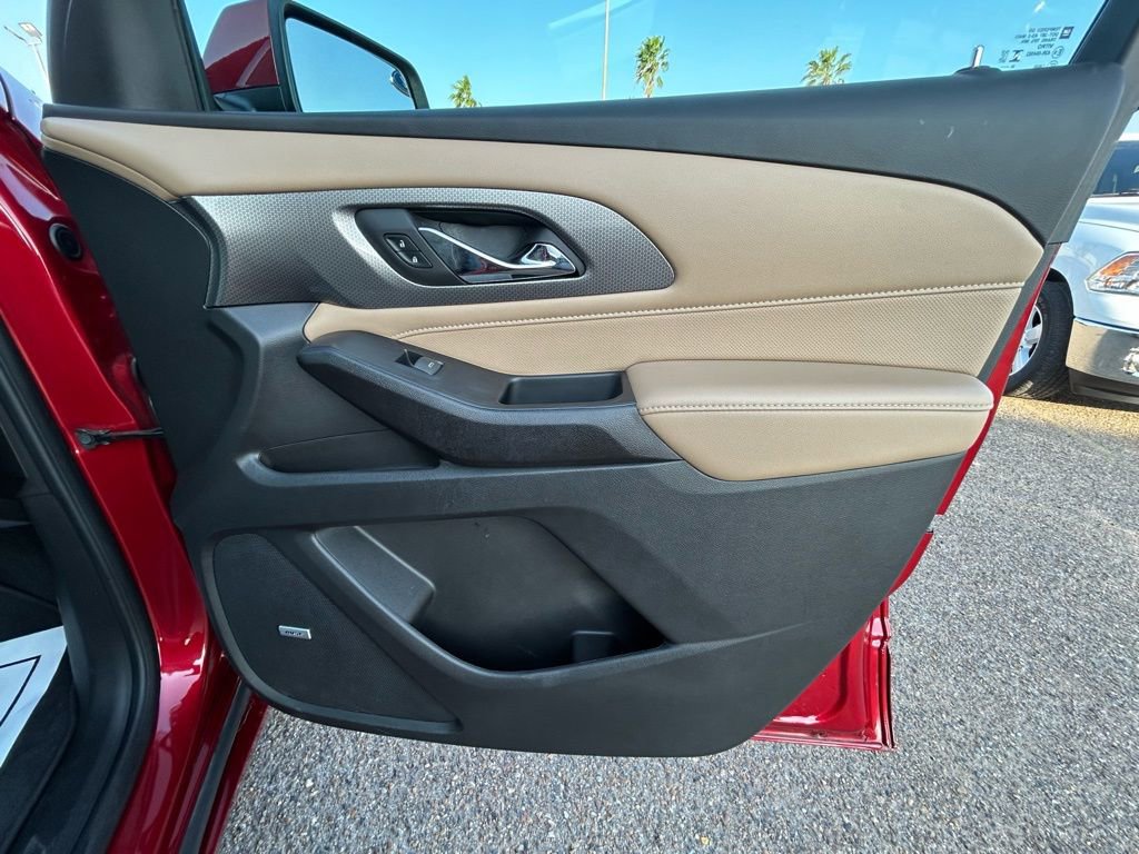 Used 2023 Chevrolet Traverse Premier image 27