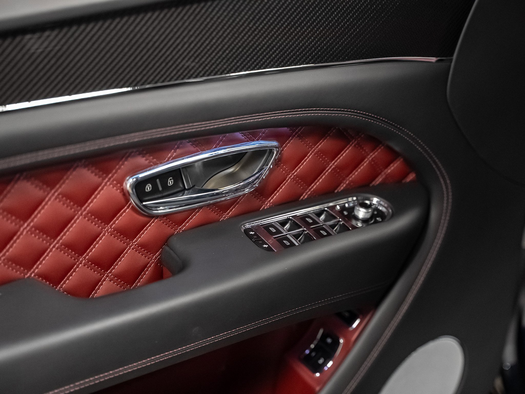 Used 2022 Bentley Bentayga image 63