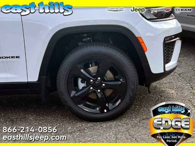 New 2026 Jeep Grand Cherokee Limited w/ Limited Altitude Package AWD/4WD image 3