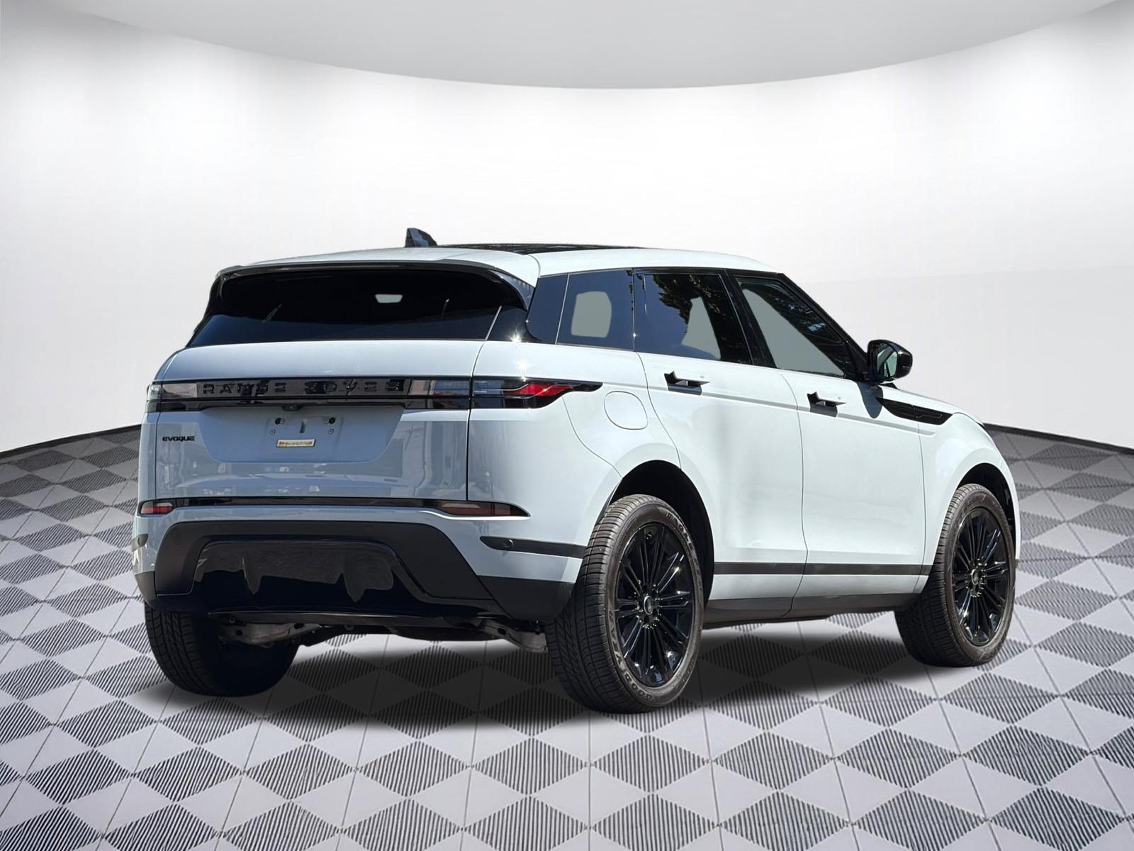Used 2024 Land Rover Range Rover Evoque S AWD/4WD image 8