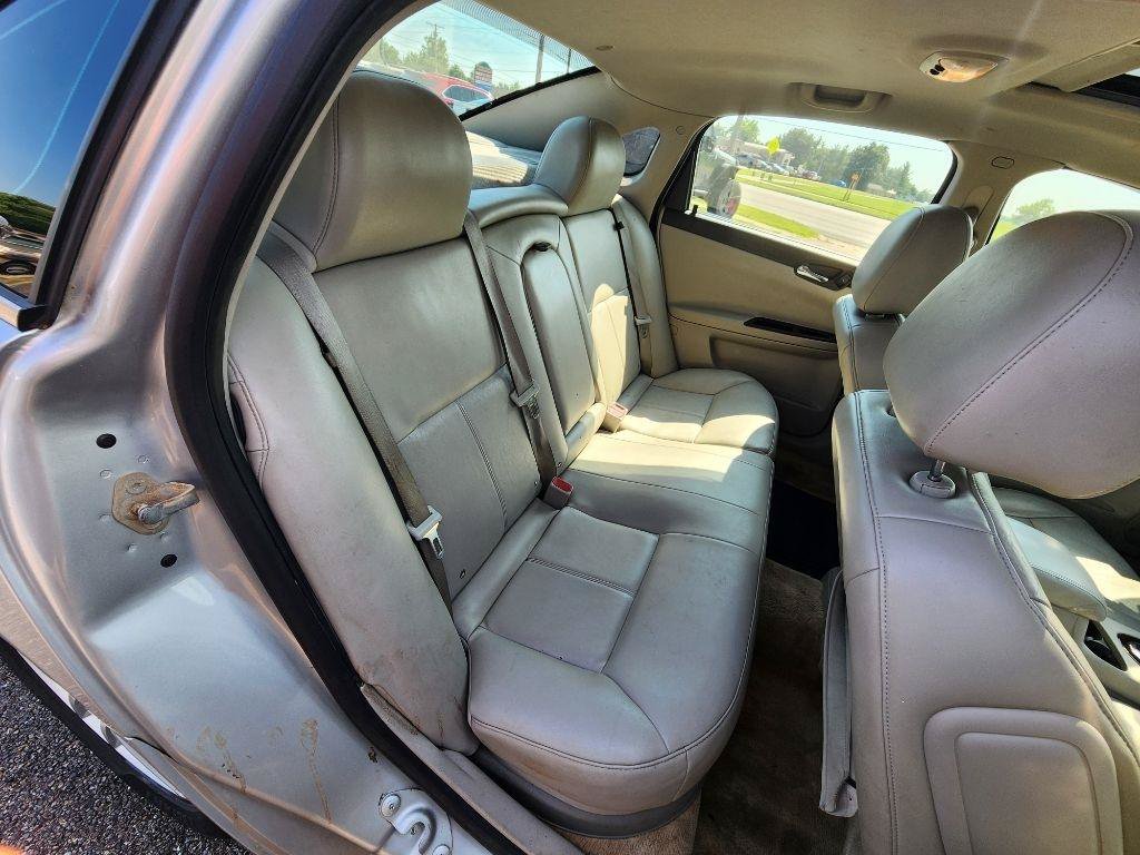 Used 2012 Chevrolet Impala LTZ FWD image 19