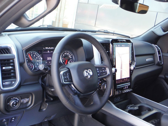 New 2027 RAM 1500 4x4 Crew Cab image 3