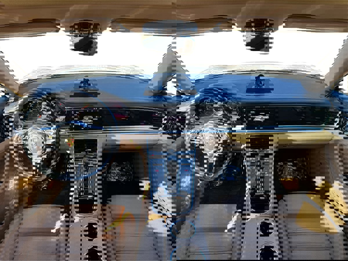 Used 2019 Porsche Panamera 4S image 37