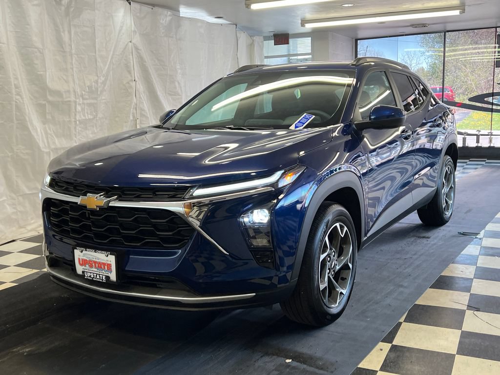 Used 2024 Chevrolet Trax LT FWD image 3