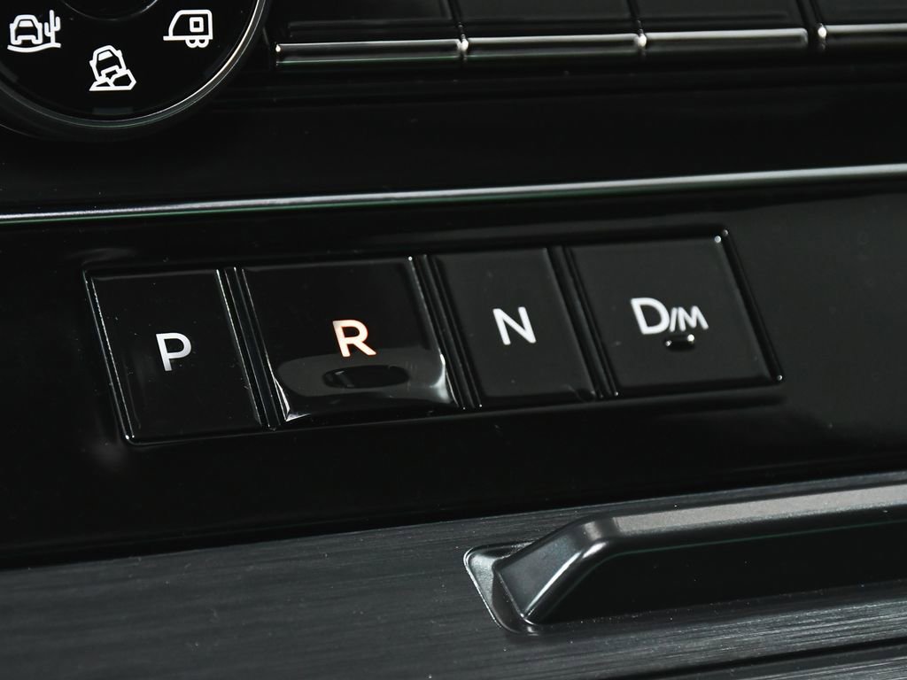 Used 2025 Nissan Armada Platinum Reserve AWD/4WD image 32