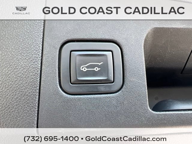 Used 2017 Cadillac XT5 Luxury w/ Driver Awareness Package FWD image 12