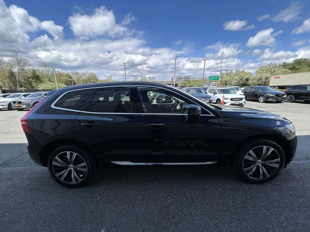 Certified 2022 Volvo XC60 B5 Inscription w/ Advanced Package AWD/4WD image 9