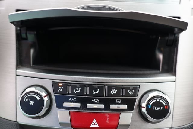 Used 2012 Subaru Outback 2.5i Premium w/ All-Weather Pkg AWD/4WD image 22