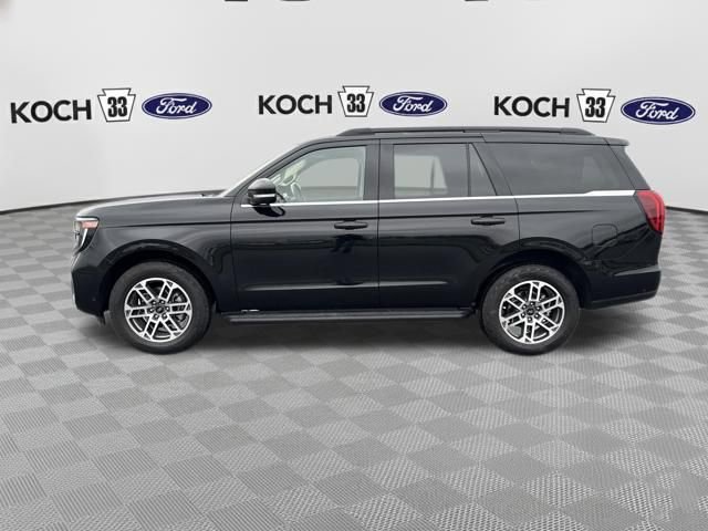 Used 2025 Ford Expedition Active image 4