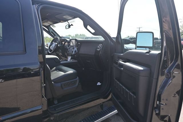 Used 2015 Ford F450 Platinum w/ FX4 Off Road Package AWD/4WD image 29