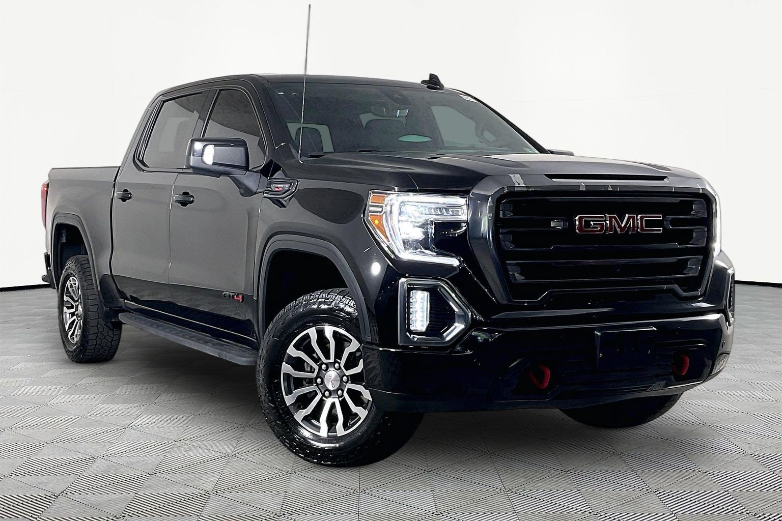 Used 2021 GMC Sierra 1500 AT4 w/ AT4 Premium Package AWD/4WD image 4