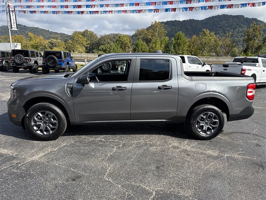 New 2025 Ford Maverick XLT image 8