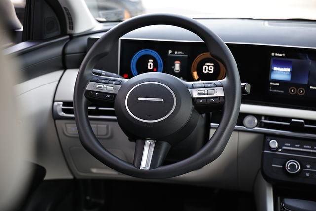 Certified 2025 Hyundai Tucson SE FWD image 26