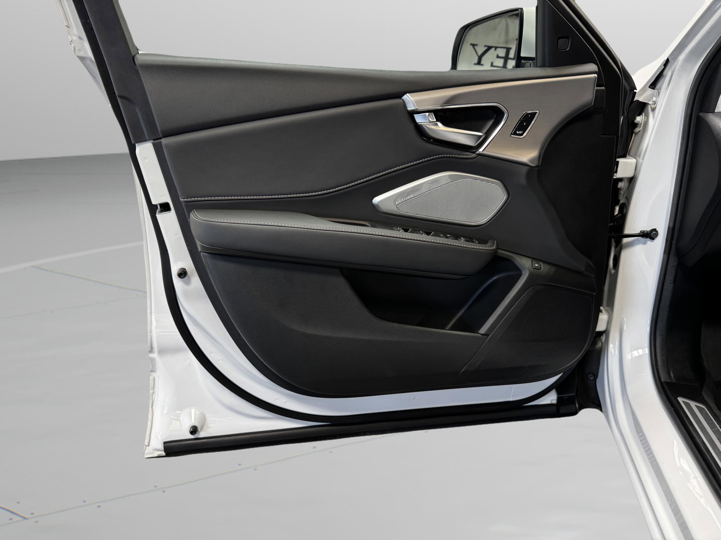 Certified 2024 Acura RDX SH-AWD w/ Technology Package image 13