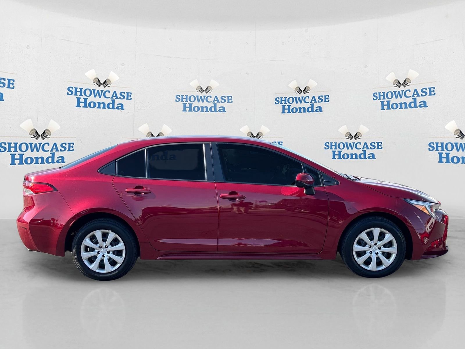 Used 2025 Toyota Corolla LE w/ Carpet Mat Package (TMS) image 9