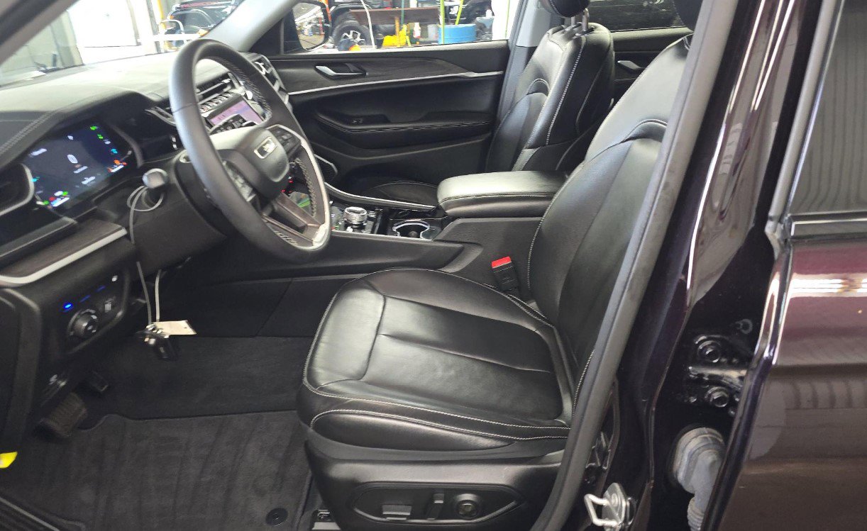 Used 2022 Jeep Grand Cherokee Limited 4xe AWD/4WD image 7
