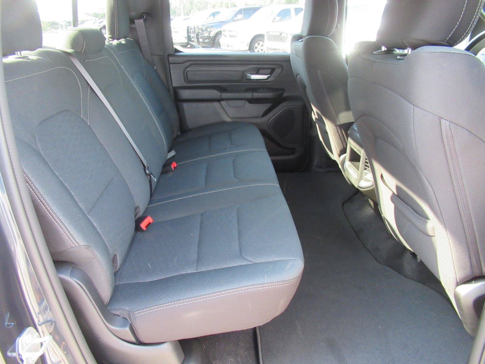 New 2026 RAM 1500 Express AWD/4WD image 32
