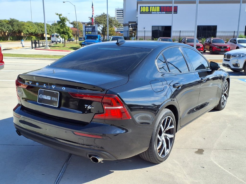 Used 2020 Volvo S60 T6 Momentum AWD/4WD image 3