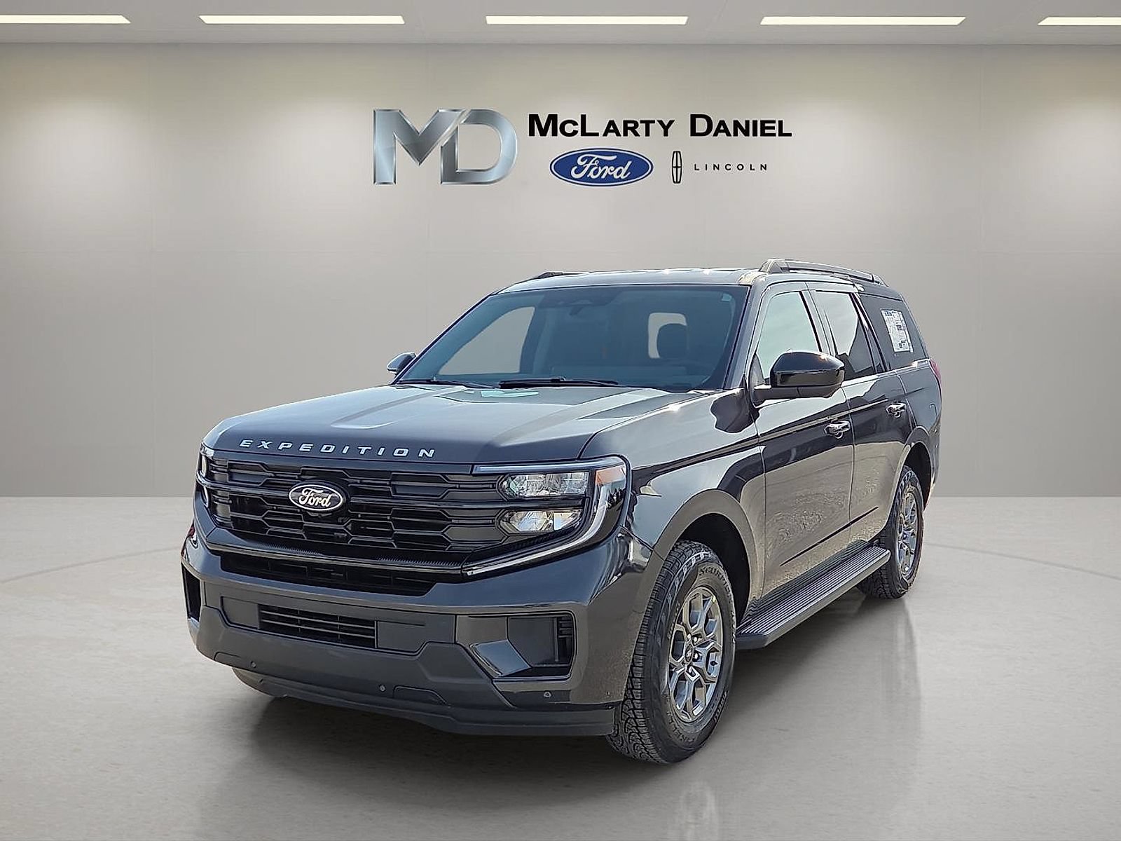 New 2026 Ford Expedition Active RWD image 2