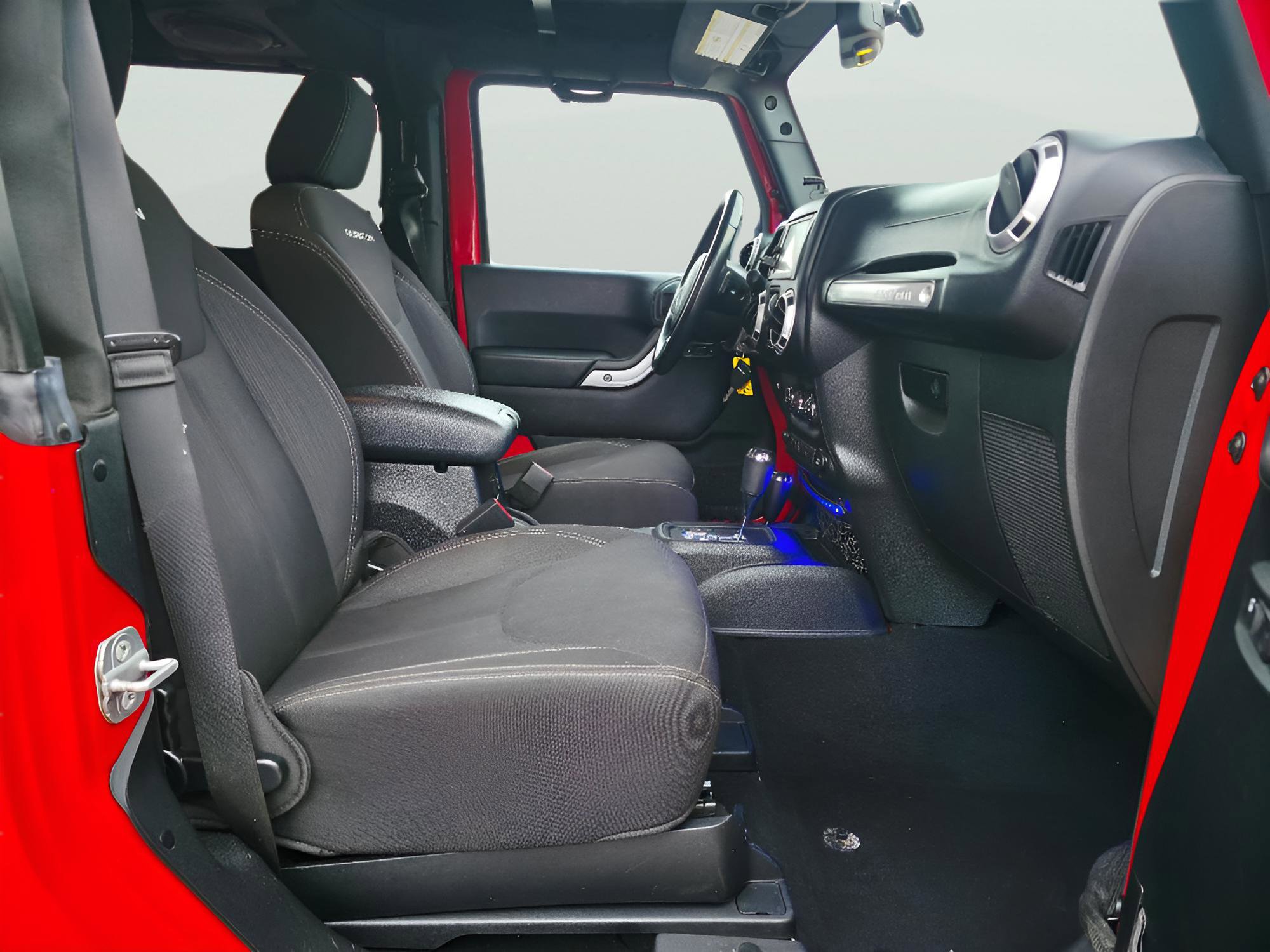 Used 2014 Jeep Wrangler Rubicon w/ Power Convenience Group image 15