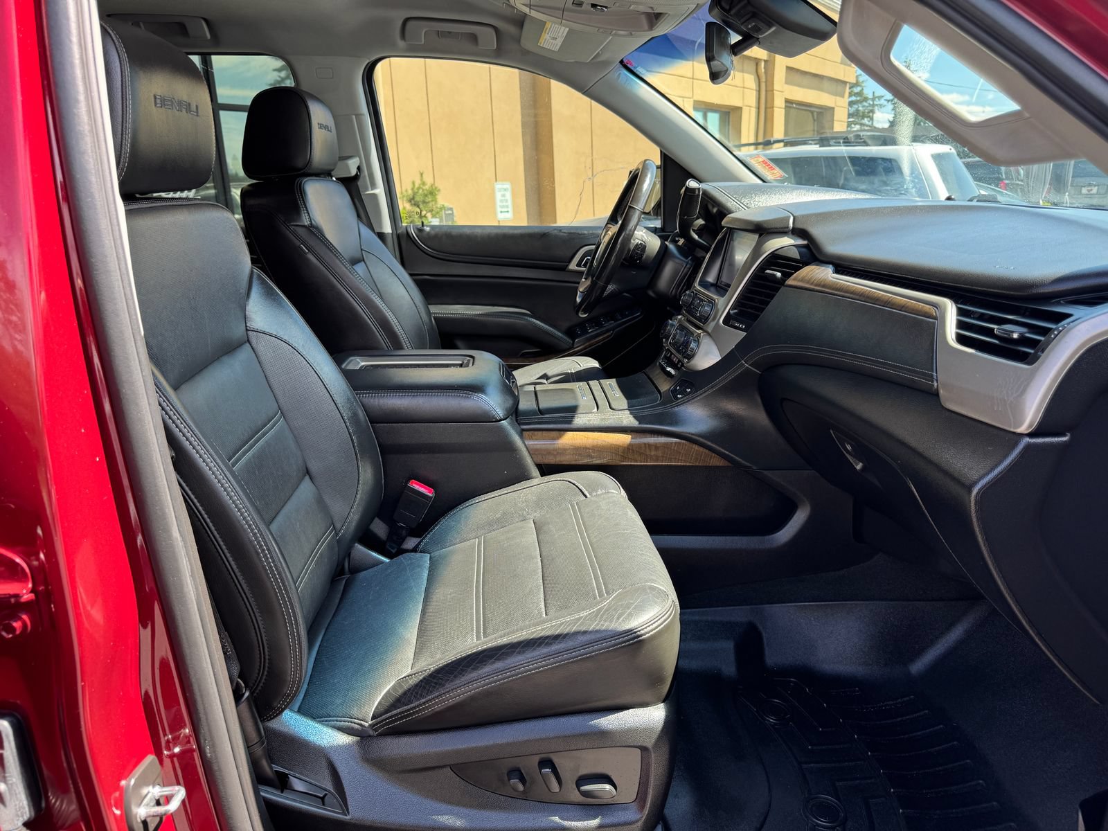 Used 2018 GMC Yukon XL Denali AWD/4WD image 24