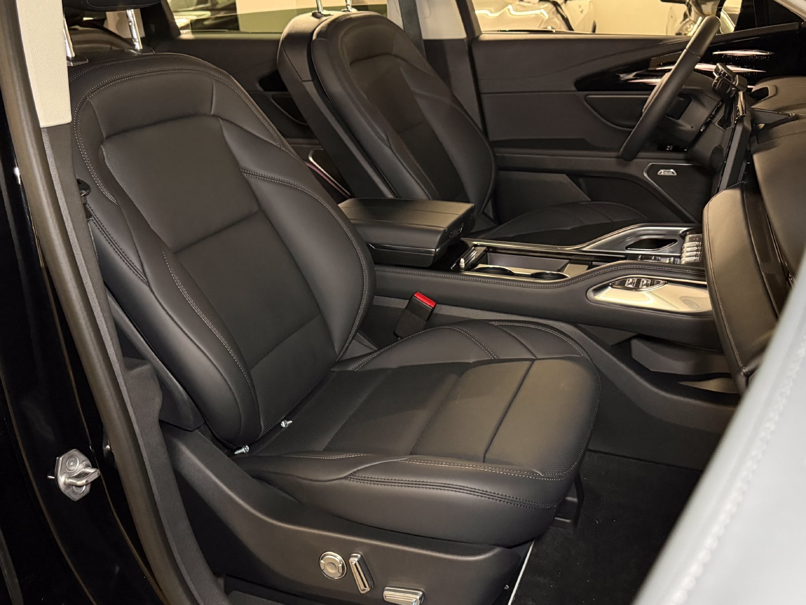 New 2026 Lincoln Nautilus Hybrid AWD/4WD image 13